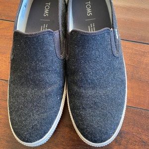 Tom’s felt Baja slip on